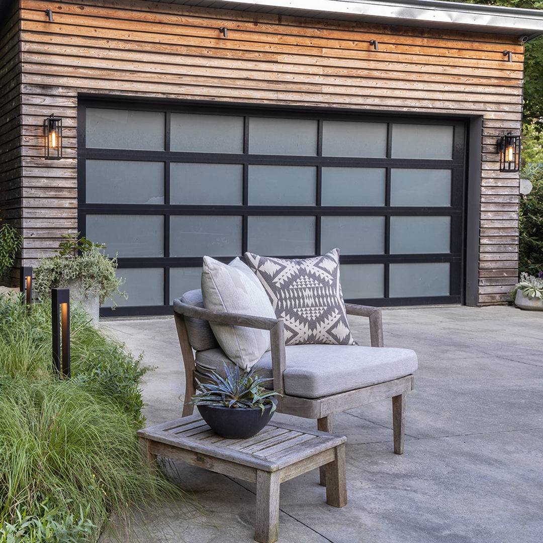 Hinkley Max Medium Exterior Wall Light | Black
